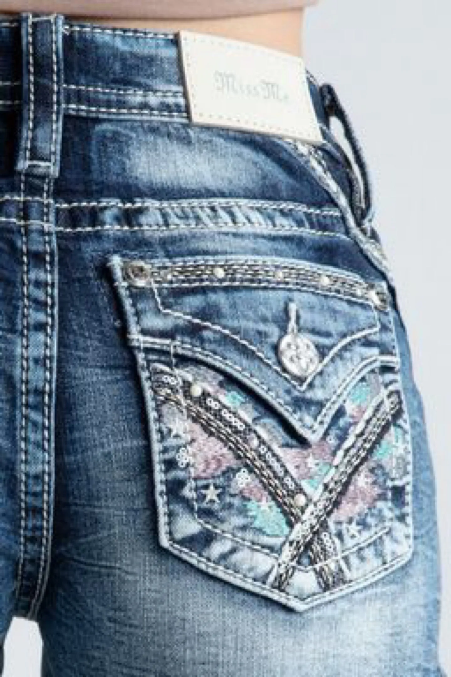 Miss Me Mid-Rise Frayed Short