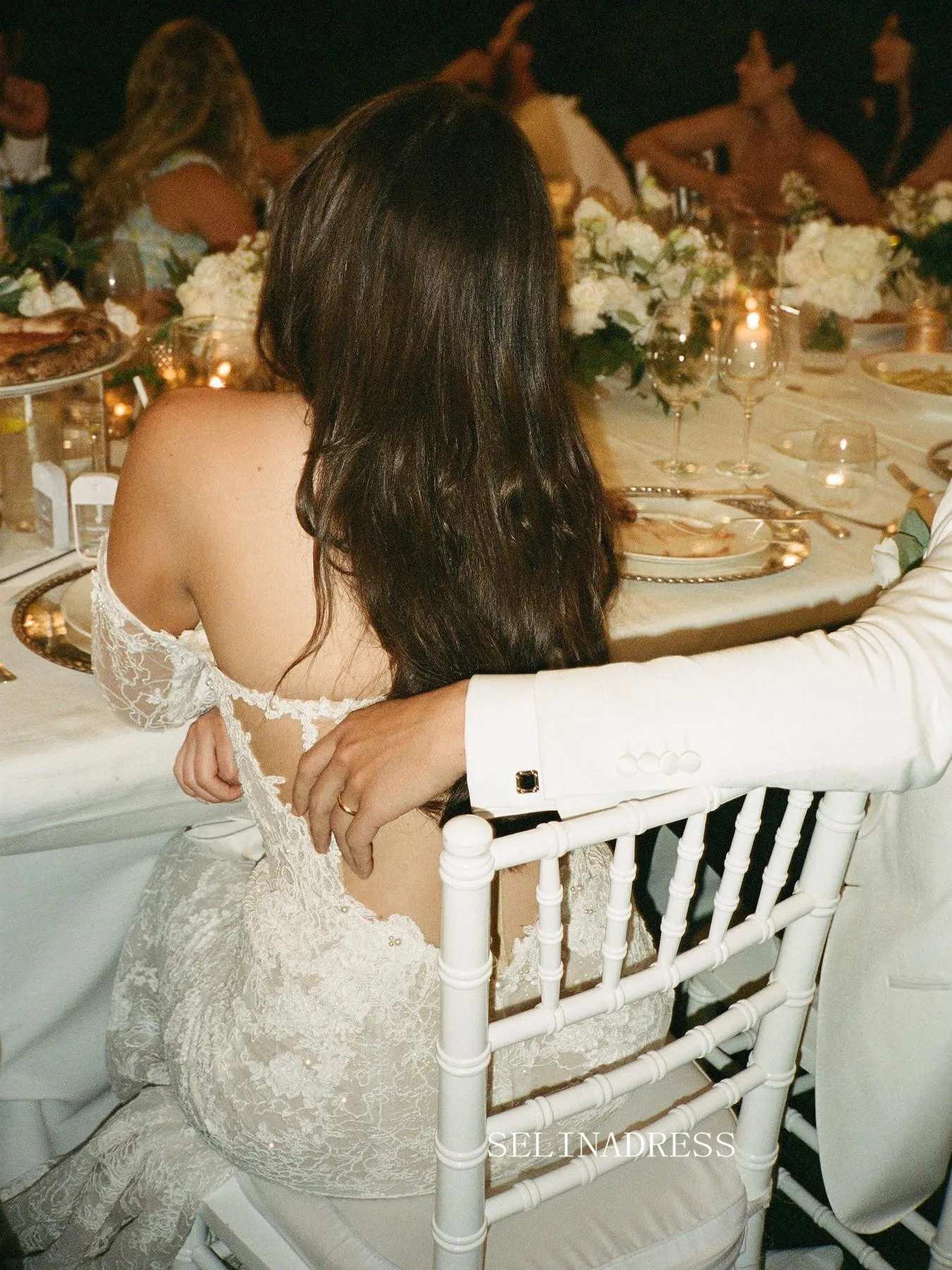 Rustic Lace Wedding Dresses Gorgeous Long Sleeve Bridal Gown SEA057
